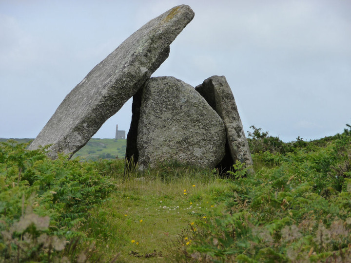 Mulfra Quoit (Dolmen / Quoit / Cromlech) by thesweetcheat