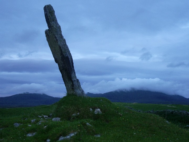 Crois Chnoca Breaca (Standing Stone / Menhir) by Billy Fear