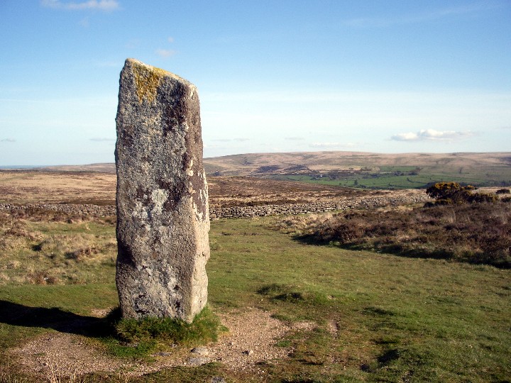 Laughter Tor (Standing Stone / Menhir) by Billy Fear