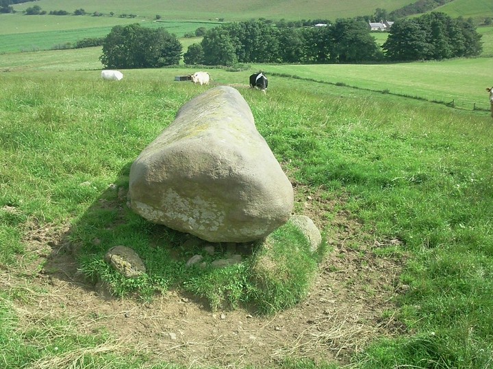 Wheedlemont (Stone Circle) by drewbhoy