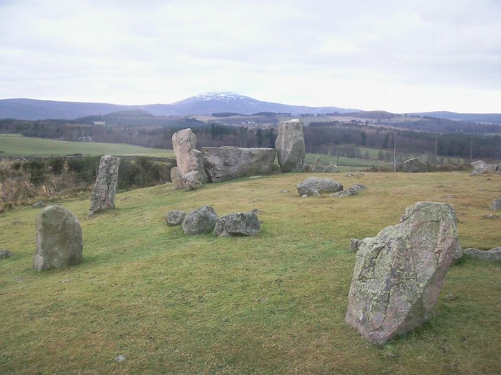 Tomnaverie (Stone Circle) by drewbhoy