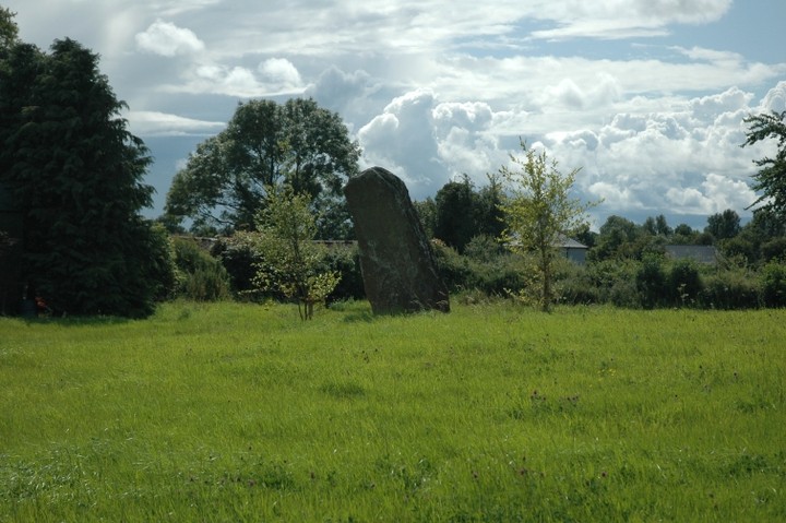 Greenville or Garryduff (Standing Stone / Menhir) by ryaner