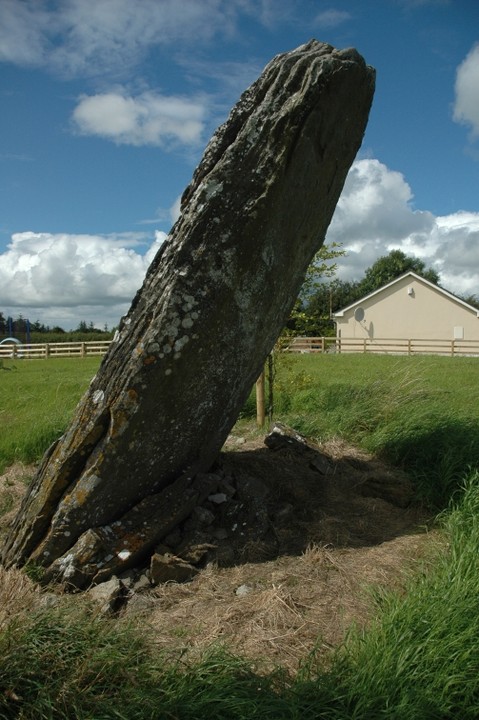Greenville or Garryduff (Standing Stone / Menhir) by ryaner