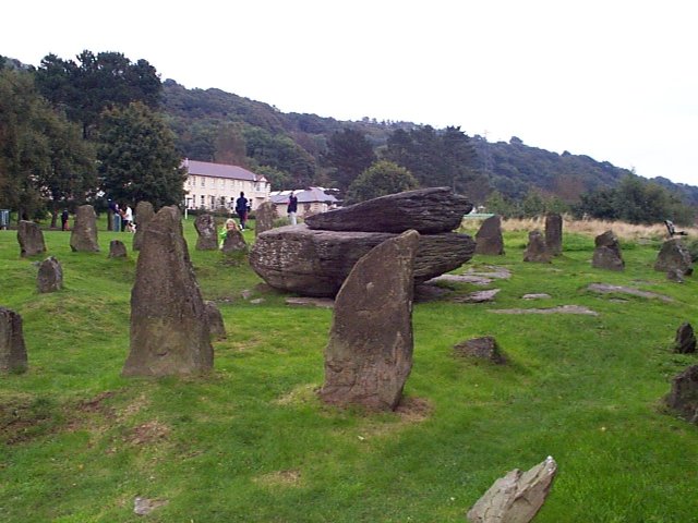 Pont-y-Pridd Rocking Stone (Rocking Stone) by Pryderi