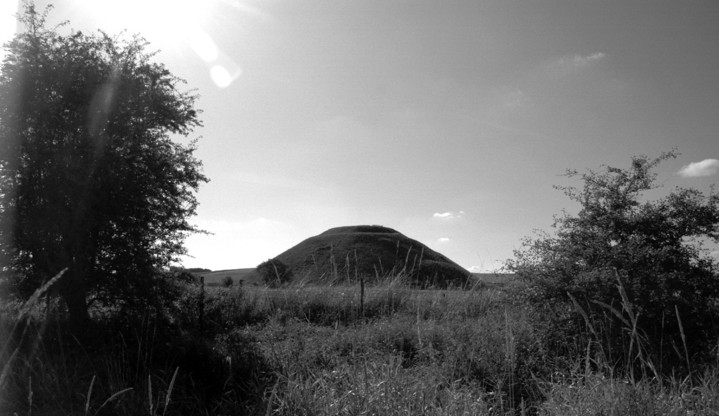 Silbury Hill (Artificial Mound) by D-Rider