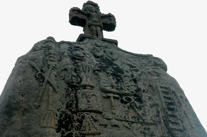 St Uzec (Standing Stone / Menhir) by Moth