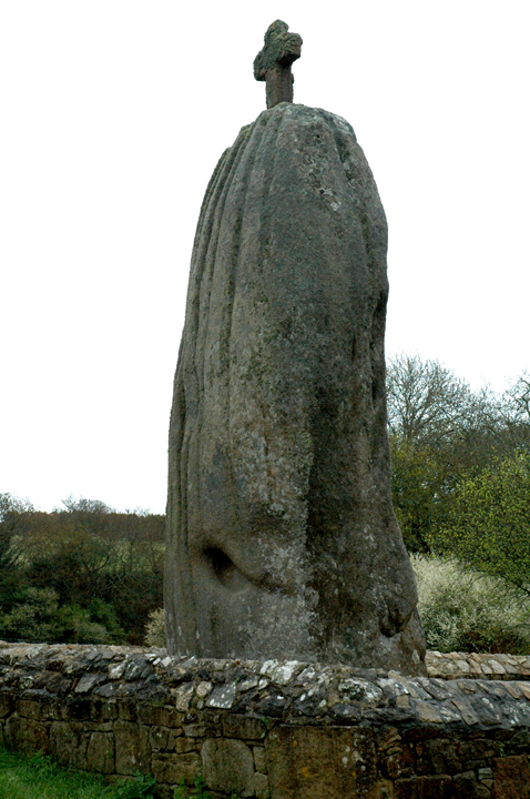 St Uzec (Standing Stone / Menhir) by Moth