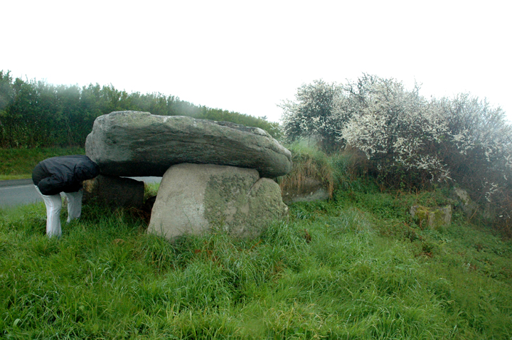 Keryvon (Chambered Tomb) by Moth