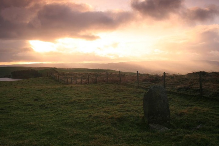 Llyn Mawr (Standing Stone / Menhir) by postman