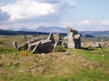 Giants' Graves (Chambered Cairn) by Vicster