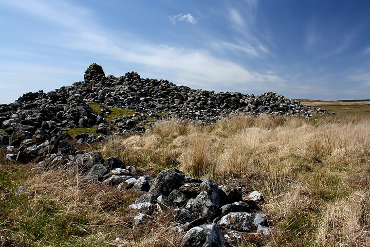 Cairn Na Gath (Chambered Cairn) by GLADMAN
