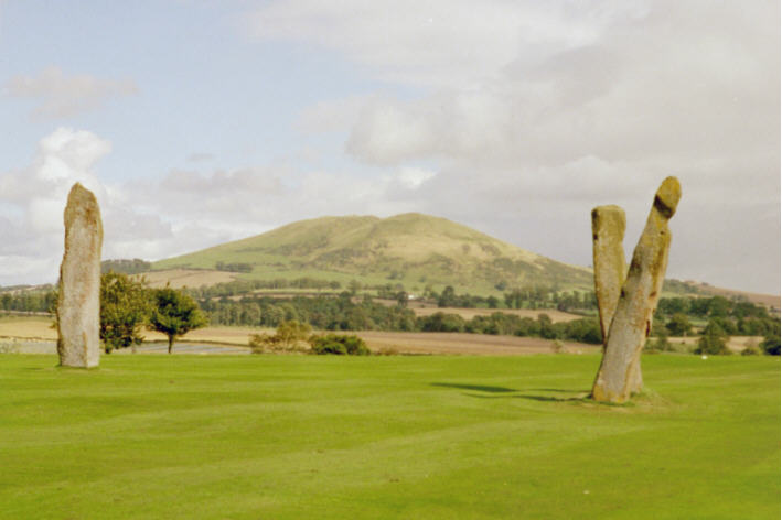 Lundin Links (Standing Stones) by hamish