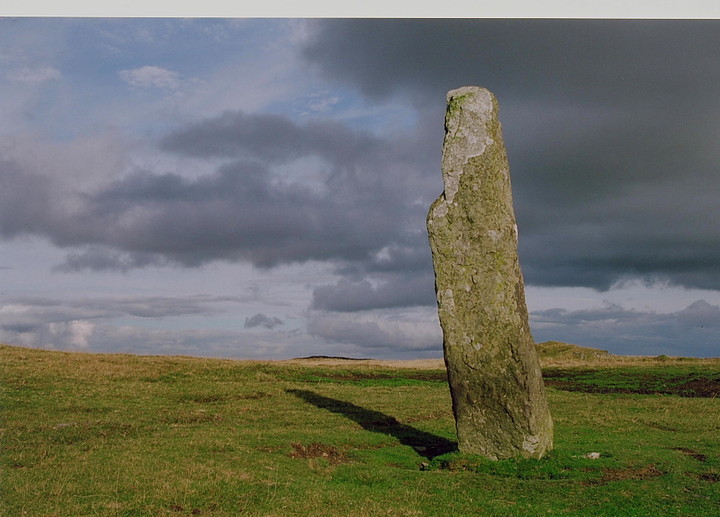 Maen Serth (Standing Stone / Menhir) by GLADMAN