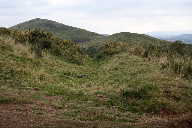 North Hill and Table Hill, Malvern (Round Barrow(s)) by Wyrdstan