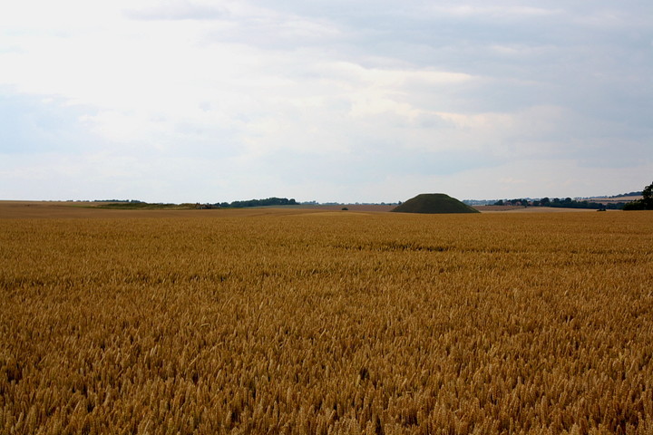 Silbury Hill (Artificial Mound) by GLADMAN