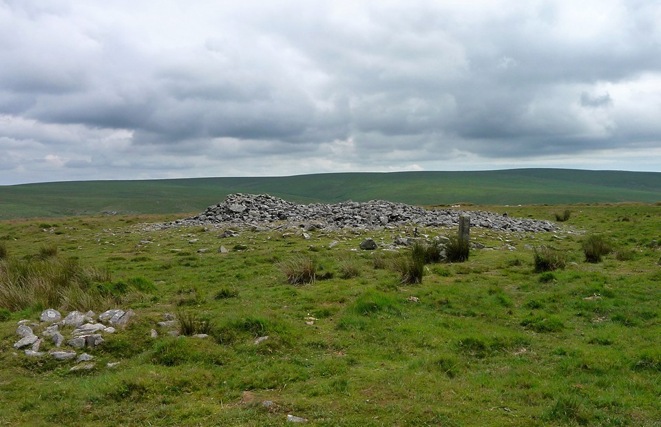 Eylesbarrow (Cairn(s)) by thesweetcheat