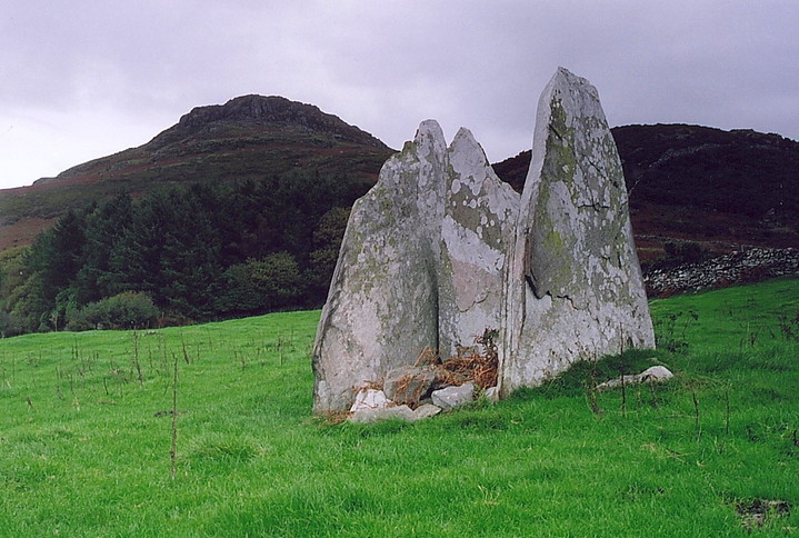 Cist Cerrig (Burial Chamber) by GLADMAN