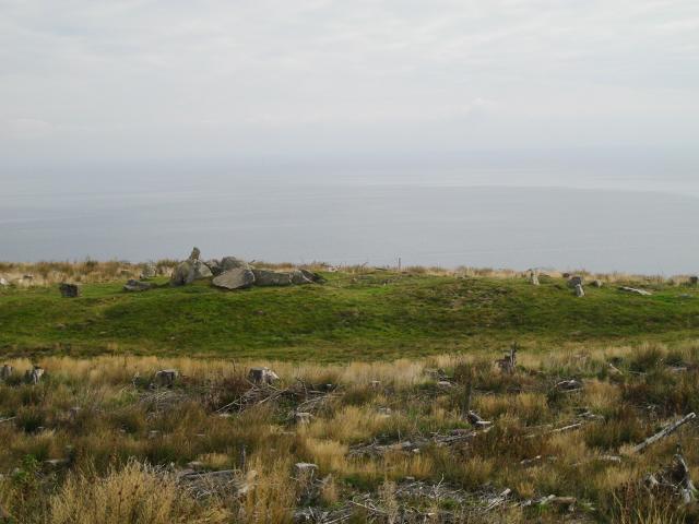 Giants' Graves (Chambered Cairn) by Howburn Digger