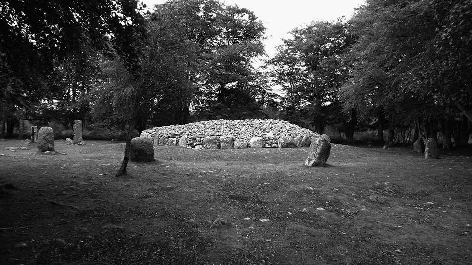 Clava Cairns (Clava Cairn) by thesweetcheat