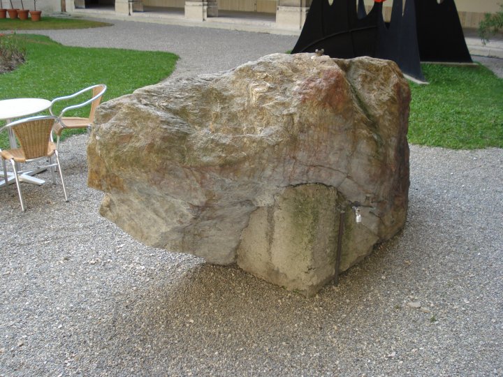 Pierre-aux-Dames (Musée d'art et d'histoire) (Cup and Ring Marks / Rock Art) by Chance