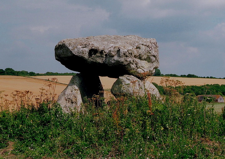 Devil's Den (Chambered Tomb) by GLADMAN