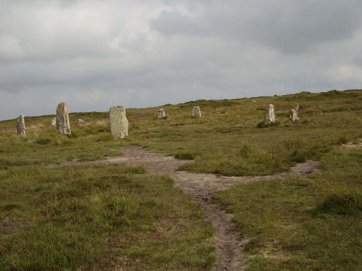 Nine Maidens of Boskednan (Stone Circle) by formicaant