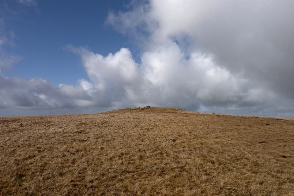 Picws Du, Y Mynydd Du (Round Cairn) by thesweetcheat