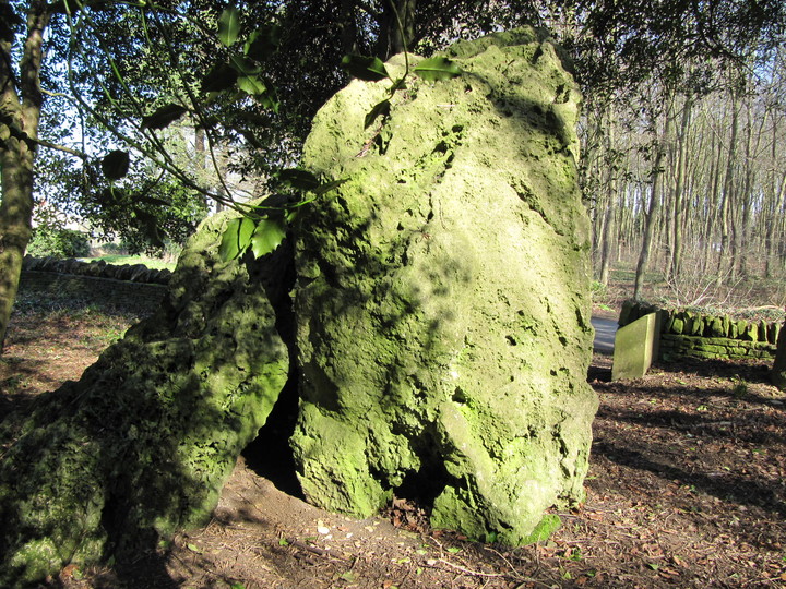The Hoar Stone (Chambered Tomb) by tjj