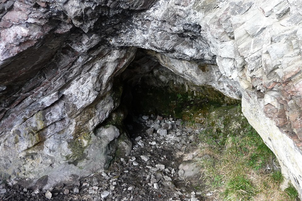 Caird's Cave (Cave / Rock Shelter) by thesweetcheat