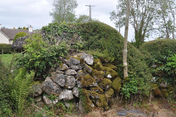 Caherphuca (Wedge Tomb) by bogman