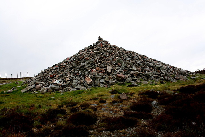 Cairn O' Mount (Round Cairn) by GLADMAN
