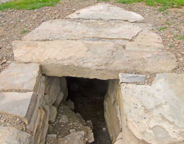Banks (Chambered Tomb) by wideford