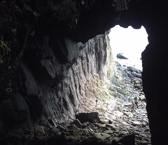 Black Cave (Cave / Rock Shelter) by Howburn Digger