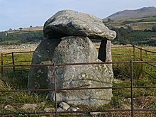 <b>Bachwen Burial Chamber</b>Posted by Meic