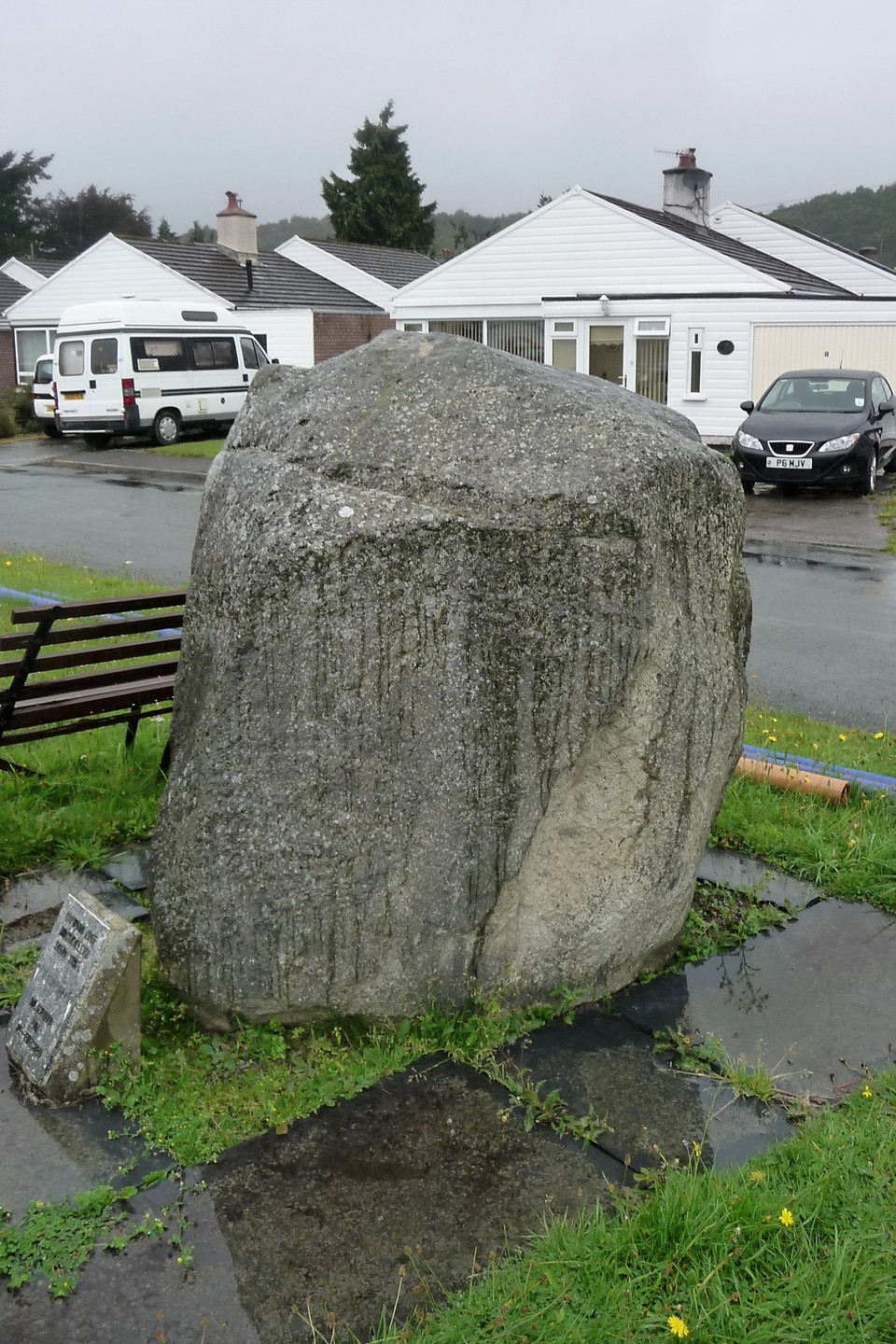 Maen Llwyd (Machynlleth) (Standing Stone / Menhir) by thesweetcheat