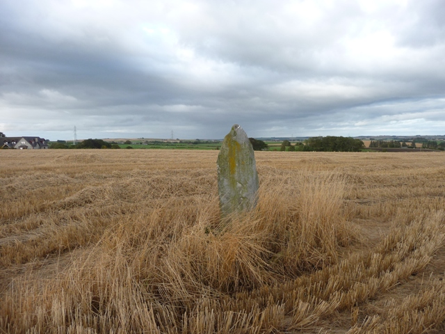 Monkshill (Standing Stone / Menhir) by drewbhoy
