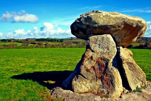 Ballynageeragh (Portal Tomb) by muller