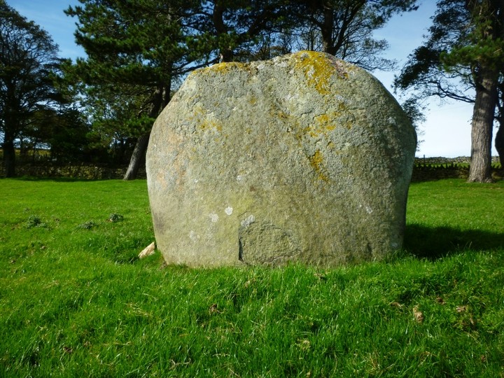 Maen Crwn (Standing Stone / Menhir) by Meic