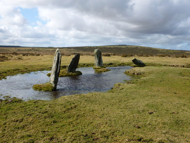 Nine Stones of Altarnun (Stone Circle) by Sanctuary