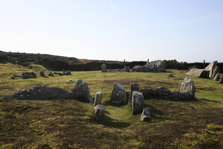 The Mull Circle (Chambered Cairn) by Ravenfeather