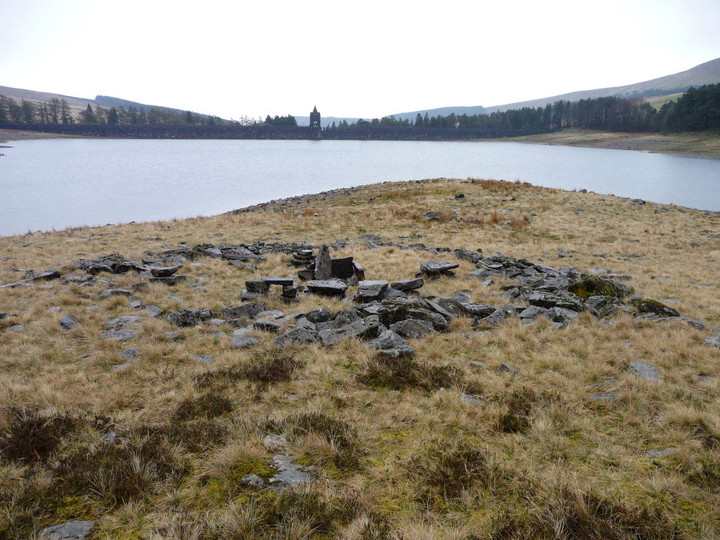 Upper Neuadd cairns (Cairn(s)) by thesweetcheat