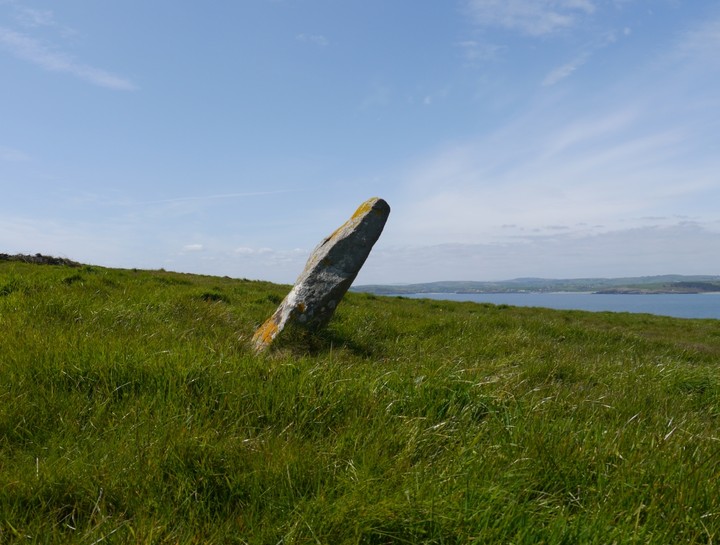 Galley Head (Standing Stone / Menhir) by Meic
