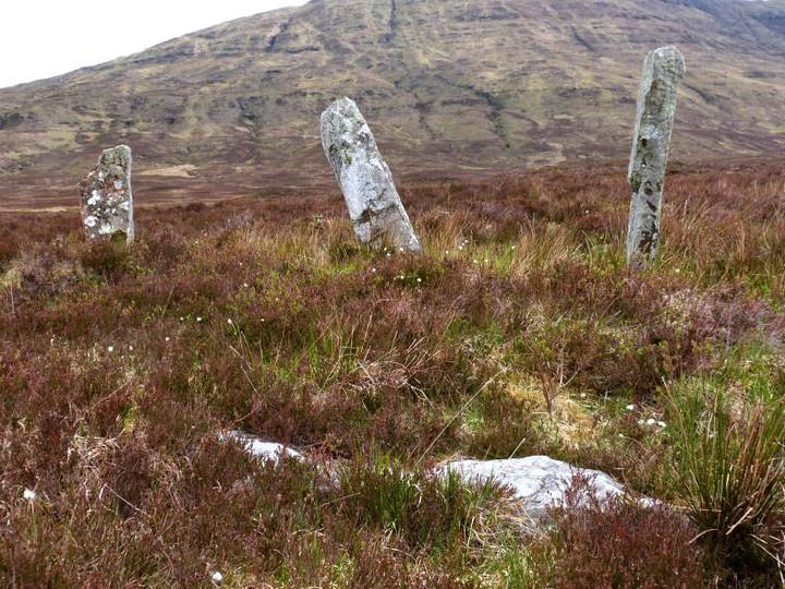 Na Clachan Bhreige (Stone Circle) by LesHamilton
