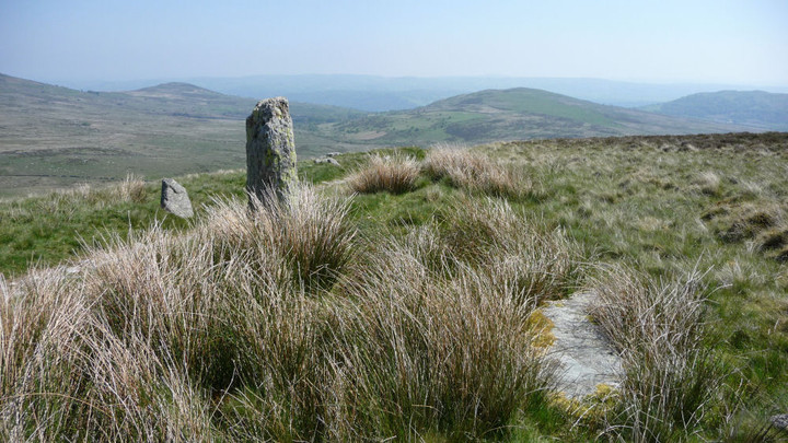 Clogwyn-yr-Eryr (possible) stone row (Stone Row / Alignment) by thesweetcheat