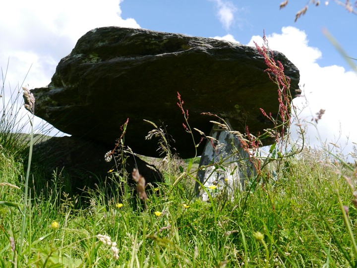 Ballynahowen (Wedge Tomb) by Meic