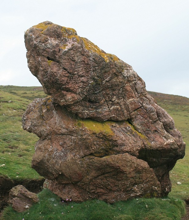 Maen Melyn (Standing Stone / Menhir) by postman