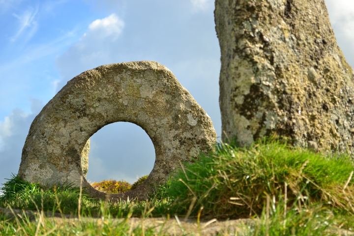 Men-An-Tol (Holed Stone) by thelonious