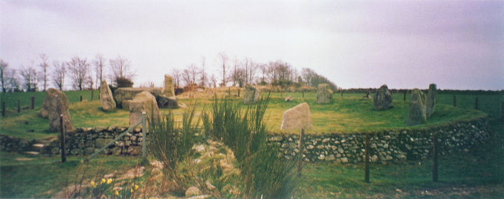 Easter Aquhorthies (Stone Circle) by Joolio Geordio
