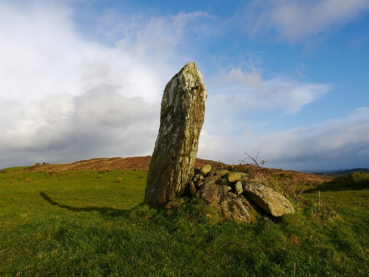 Cappaghmore (Standing Stone / Menhir) by Meic