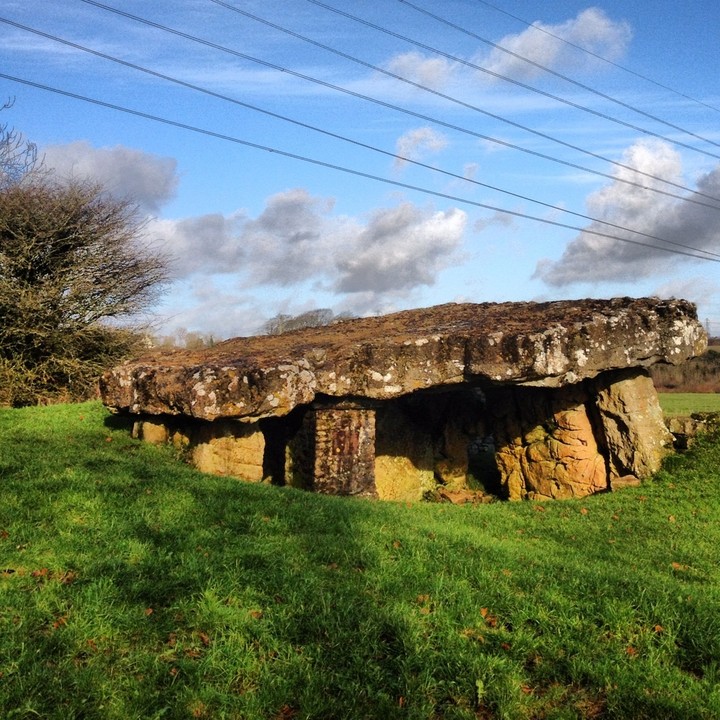 Tinkinswood (Burial Chamber) by Supermacintyre